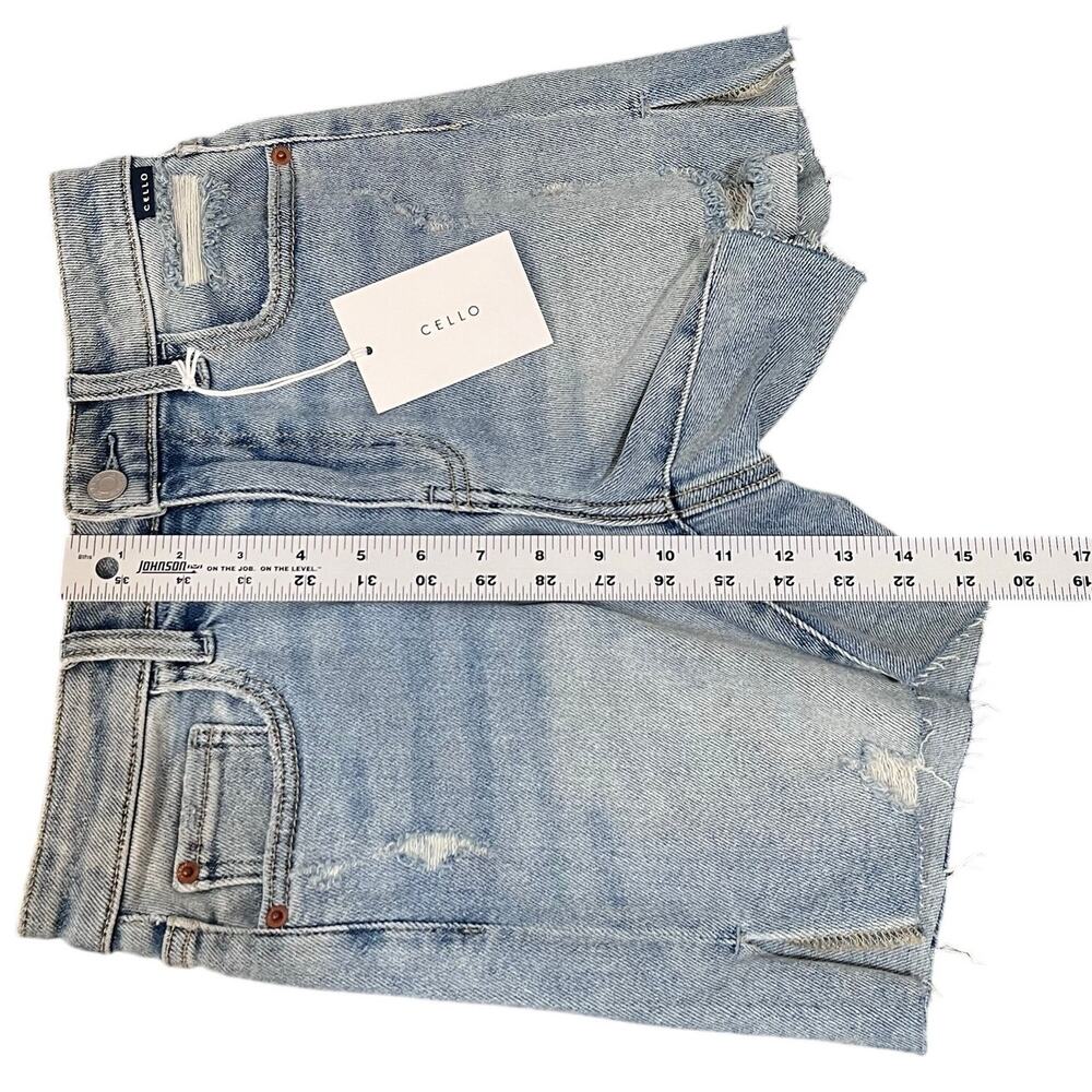 Cello NWT Mid-Rise Midi Denim Jean Shorts Side Slit Light Wash Small (1-3) - Picture 8 of 9